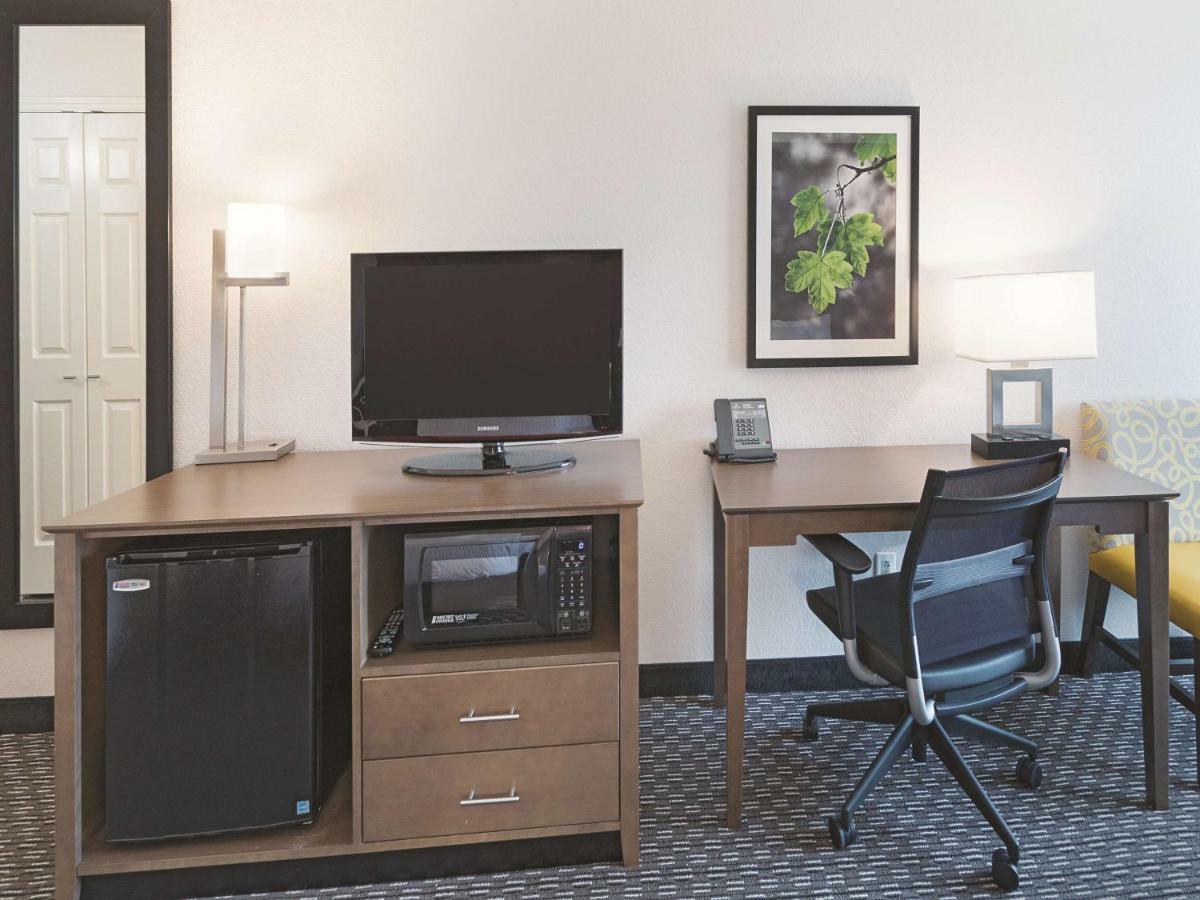 La Quinta By Wyndham Arlington North 6 Flags Dr Hotel Luaran gambar